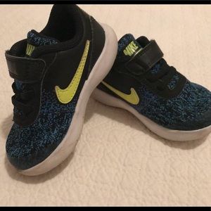 💥Baby Nike kicks!💥